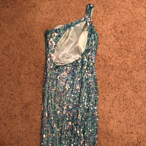 Mac Duggal Sequin Formal Dress - Picture 6 of 6
